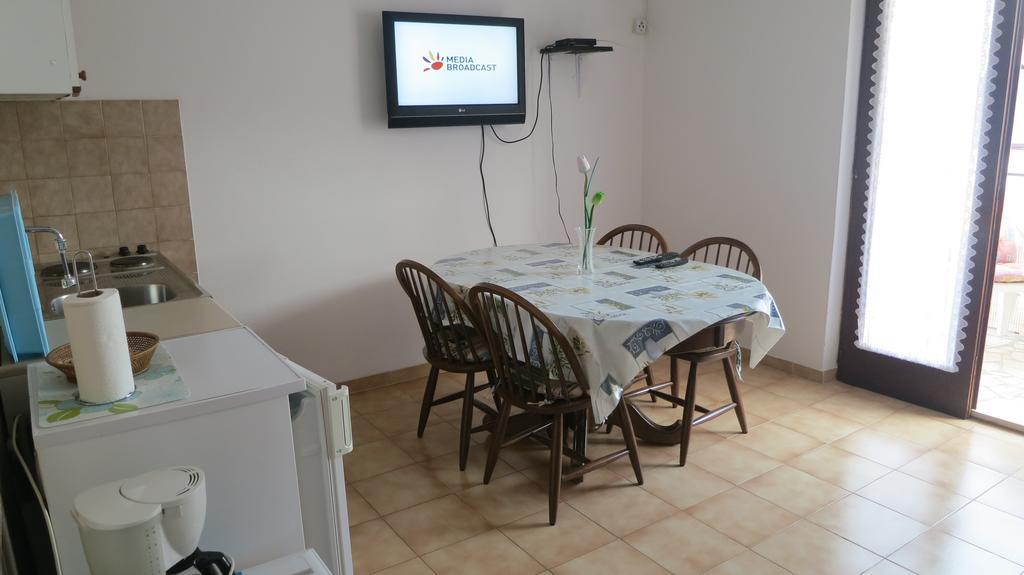 Apartment Josipa Malinska Bagian luar foto