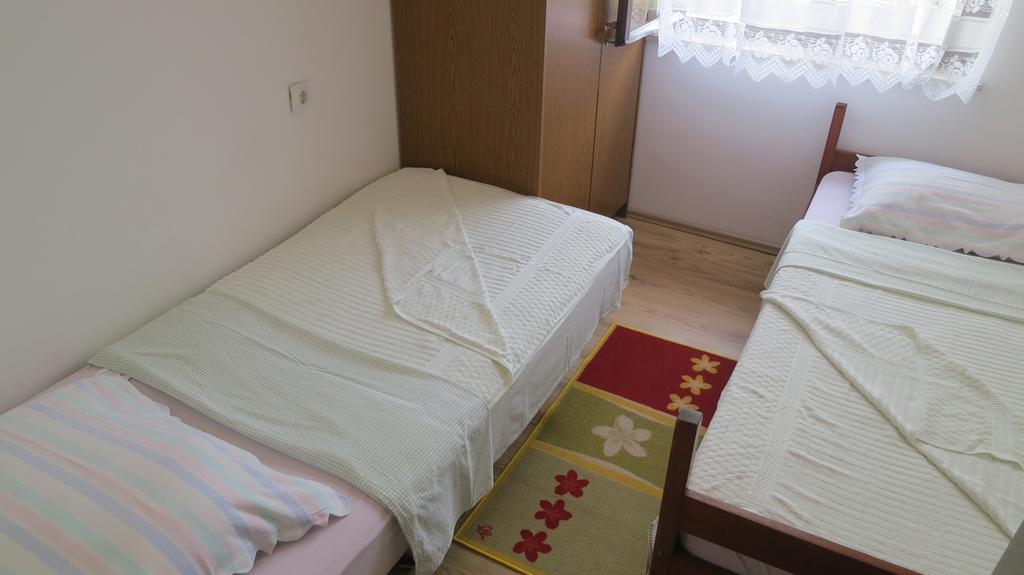 Apartment Josipa Malinska Bagian luar foto