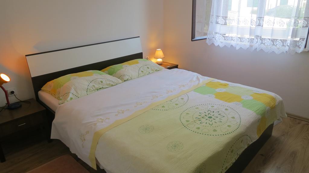 Apartment Josipa Malinska Bagian luar foto
