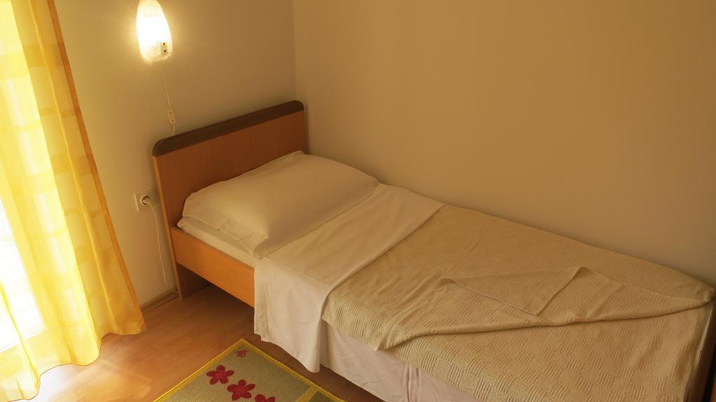 Apartment Josipa Malinska Bagian luar foto