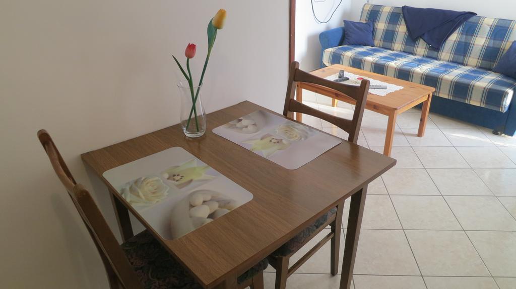 Apartment Josipa Malinska Bagian luar foto